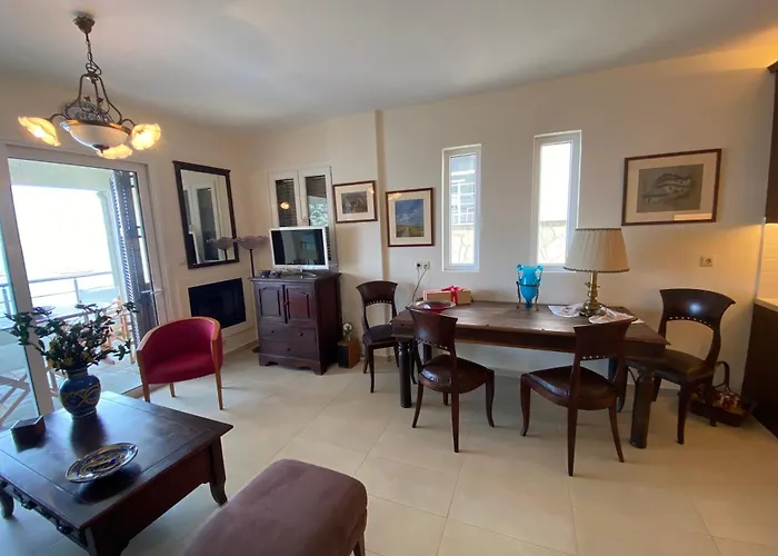 别墅 Seaview Pteleós